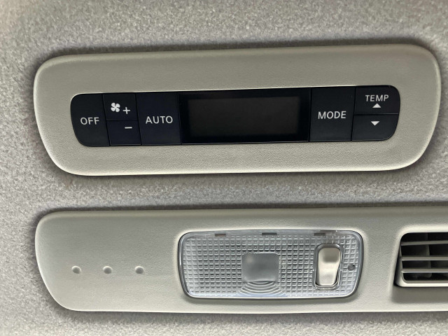 日産 セレナ ２．０ ハイウェイスター Ｖエアロモード＋ＳＡＦＥＴＹＩＩ Ｓ－ＨＹＢＲＩＤ H27年 (近畿) 99