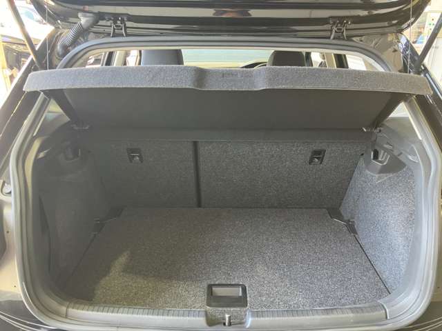 フォルクスワーゲン ポロ ＴＳＩ　コンフォートライン R4年 (近畿) 99