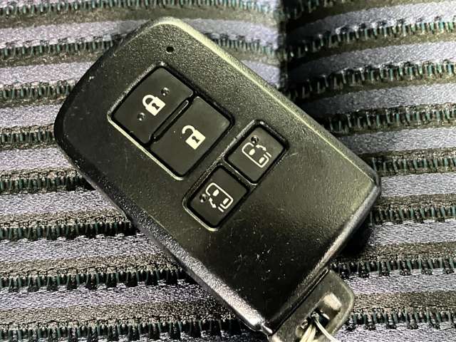 トヨタ ヴォクシー ２．０ ＺＳ 煌 ４ＷＤ H27年 (近畿) 99