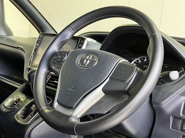 トヨタ ヴォクシー ２．０ ＺＳ 煌 ４ＷＤ H27年 (近畿) 99
