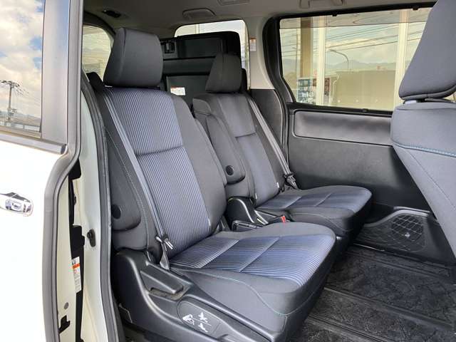 トヨタ ヴォクシー ２．０ ＺＳ 煌 ４ＷＤ H27年 (近畿) 99