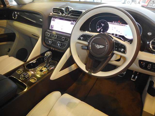 ベントレー ベンテイガ Ｖ８ ４ＷＤ R4年 (近畿) 99