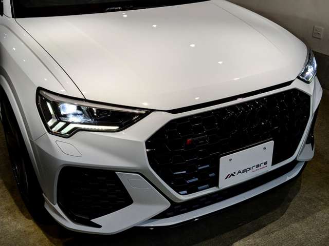 アウディ ＲＳ　Ｑ３　スポーツバック ２．５ ４ＷＤ R2年 () 99