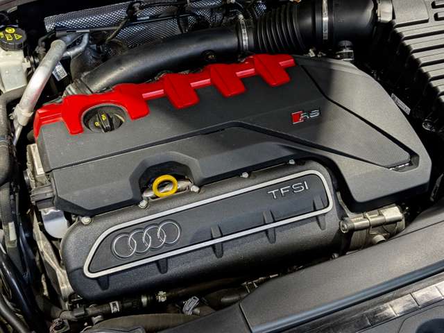 アウディ ＲＳ　Ｑ３　スポーツバック ２．５ ４ＷＤ R2年 () 99
