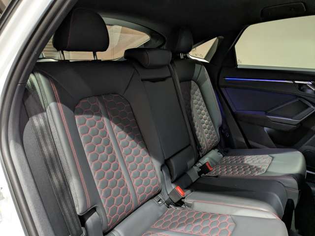 アウディ ＲＳ　Ｑ３　スポーツバック ２．５ ４ＷＤ R2年 () 99