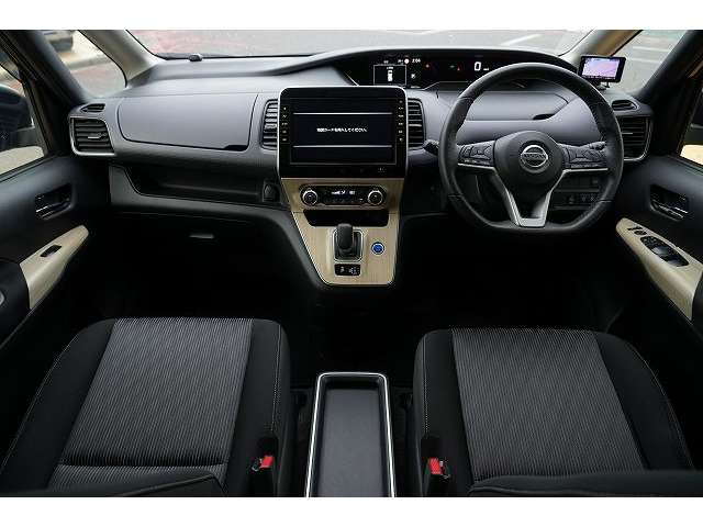 日産 セレナ １．２ Ｅ－ＰＯＷＥＲ ハイウェイスター Ｖ R1年 (関東) 99