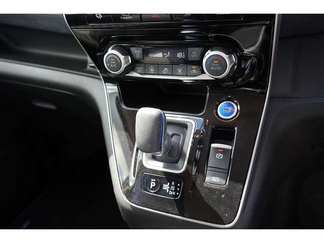 日産 セレナ １．２ Ｅ－ＰＯＷＥＲ ハイウェイスター Ｖ R1年 (関東) 99