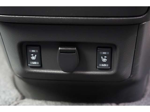 日産 セレナ ２．０ ハイウェイスター Ｖ マルチベッド R2年 (関東) 99