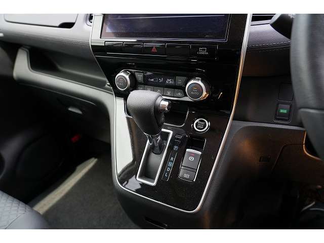 日産 セレナ ２．０ ハイウェイスター Ｖ マルチベッド R2年 (関東) 99