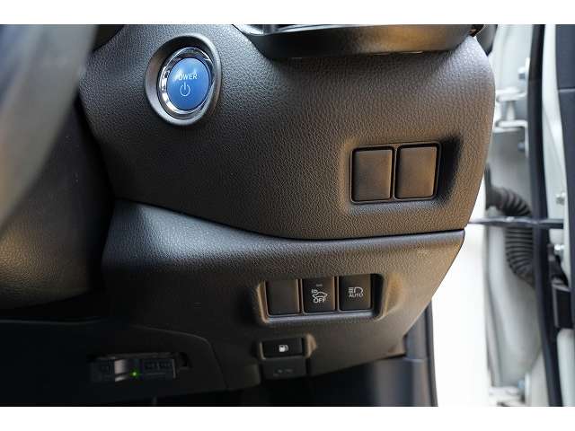 トヨタ Ｃ−ＨＲ ハイブリッド １．８ Ｇ H29年 (関東) 99