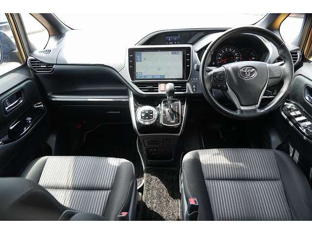 トヨタ ヴォクシー ２．０ ＺＳ 煌ＩＩ R1年 (関東) 99