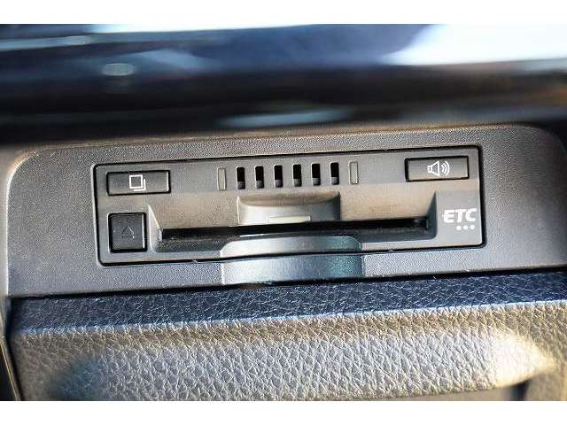 トヨタ ヴォクシー ２．０ ＺＳ 煌ＩＩ R1年 (関東) 99