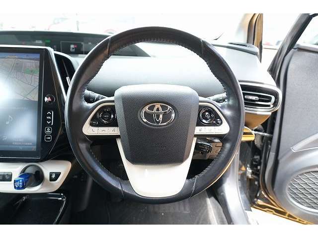 トヨタ プリウスＰＨＶ １．８ Ａ H29年 (関東) 99
