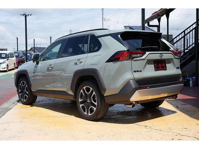 トヨタ ＲＡＶ４ ２．０ アドベンチャー ４ＷＤ R2年 (関東) 99