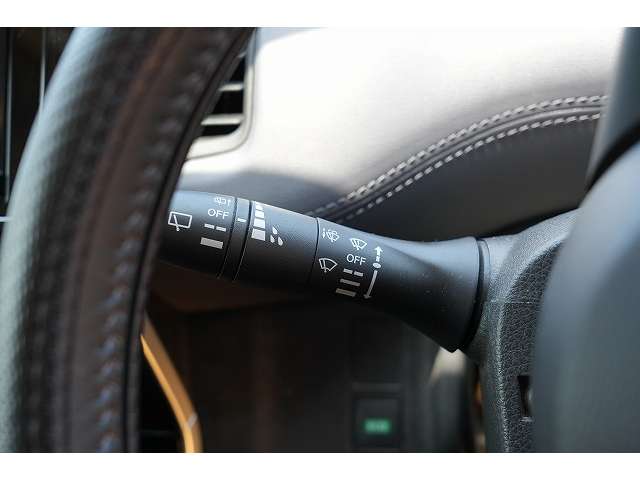 日産 セレナ ２．０ ハイウェイスター Ｖ R1年 (関東) 99