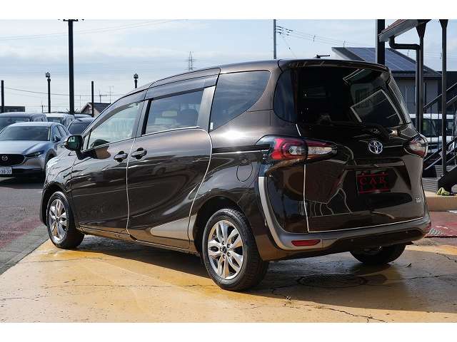 トヨタ シエンタ　ハイブリッド ハイブリッド １．５ Ｇ R3年 (関東) 99
