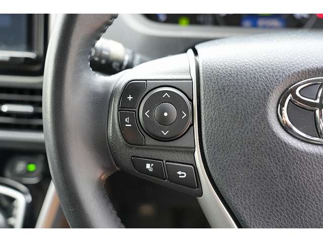 トヨタ ヴォクシー １．８ ハイブリッド ＺＳ 煌 H30年 (関東) 99