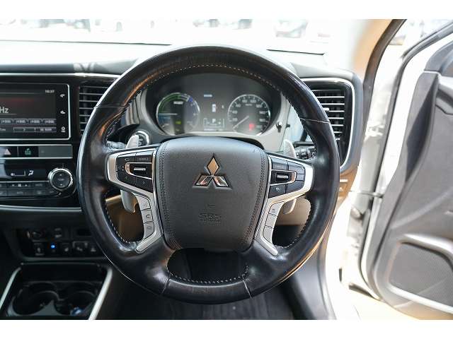 三菱 アウトランダーＰＨＥＶ ２．４ Ｇ ４ＷＤ H30年 (関東) 99