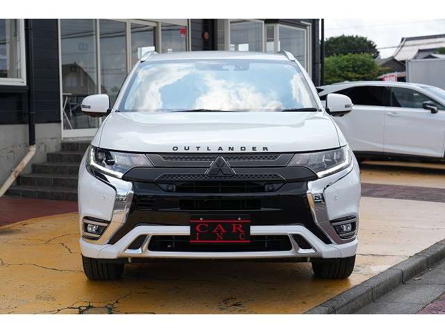 三菱 アウトランダーＰＨＥＶ ２．４ Ｇ ４ＷＤ H30年 (関東) 99