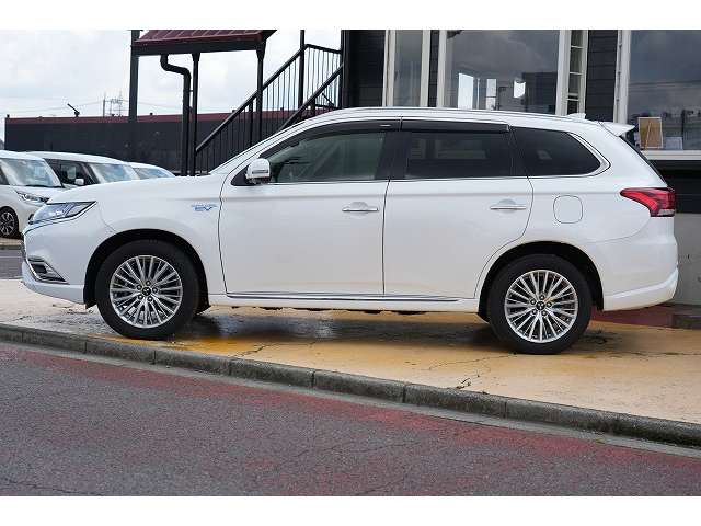三菱 アウトランダーＰＨＥＶ ２．４ Ｇ ４ＷＤ H30年 (関東) 99