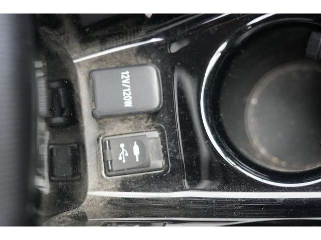 トヨタ プリウスＰＨＶ １．８ Ｓ ナビパッケージ H29年 (関東) 99