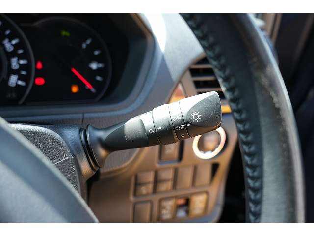 トヨタ ノア ２．０ ＳＩ ＷＸＢＩＩ R1年 (関東) 99