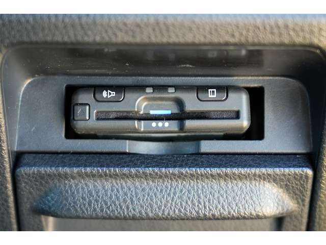 トヨタ ノア ２．０ ＳＩ ＷＸＢＩＩ R1年 (関東) 99
