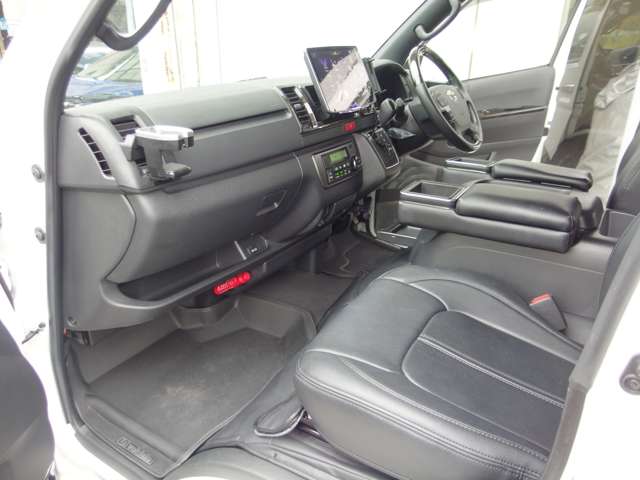 トヨタ ハイエースバン ２．８ スーパーＧＬ ダークプライムＩＩ ロングボディ ディーゼルターボ R5年 (東海) 99