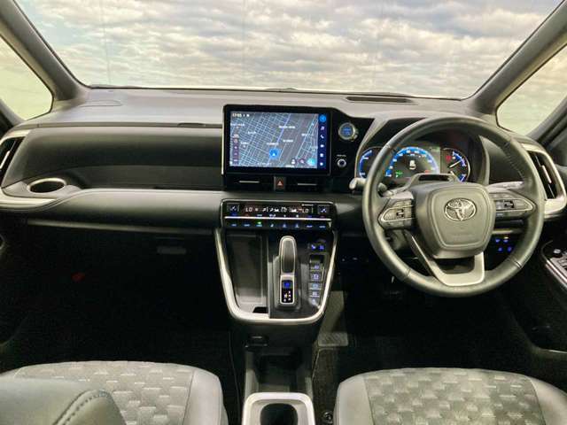 トヨタ ヴォクシー １．８ ハイブリッド Ｓ－Ｚ Ｅ－ＦＯＵＲ ４ＷＤ R4年 (北海道) 99