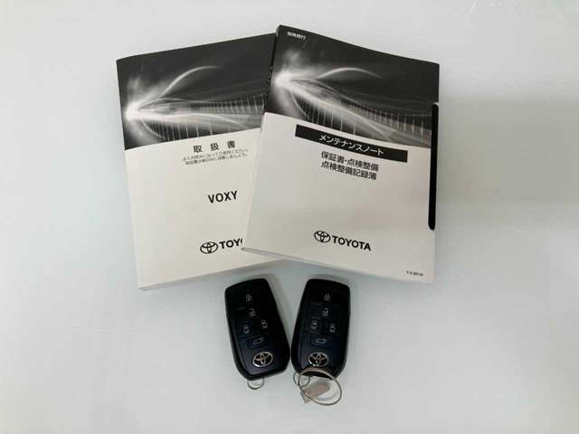 トヨタ ヴォクシー １．８ ハイブリッド Ｓ－Ｚ Ｅ－ＦＯＵＲ ４ＷＤ R4年 (北海道) 99