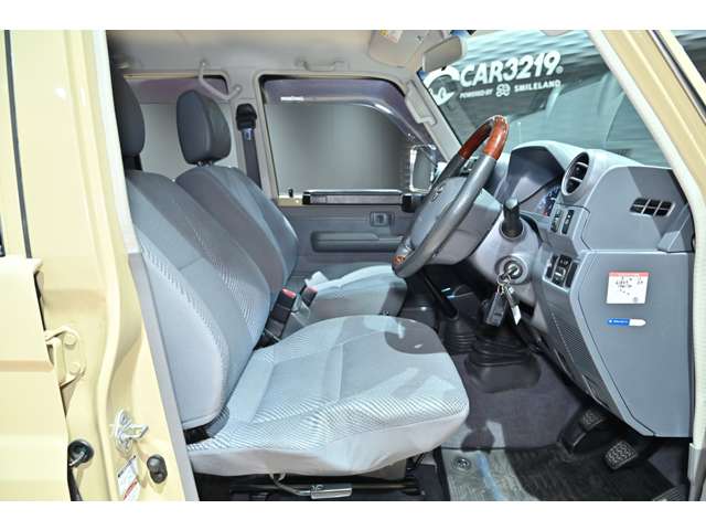 トヨタ ランドクルーザーバン ４．０ ４ＷＤ H27年 (関東) 99