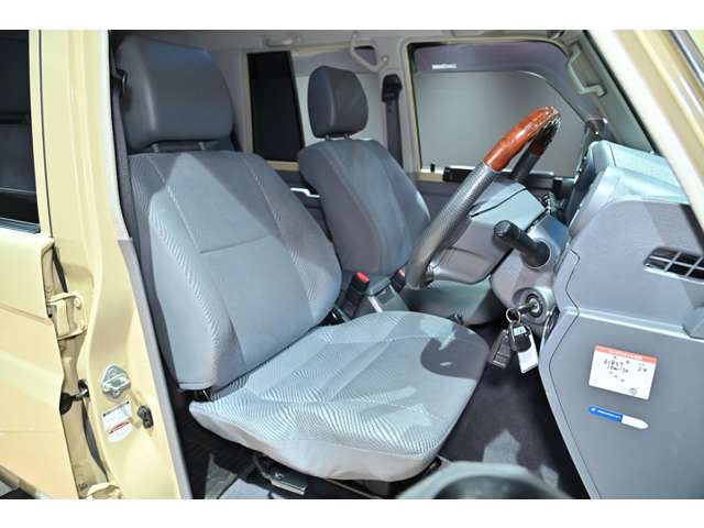 トヨタ ランドクルーザーバン ４．０ ４ＷＤ H27年 (関東) 99