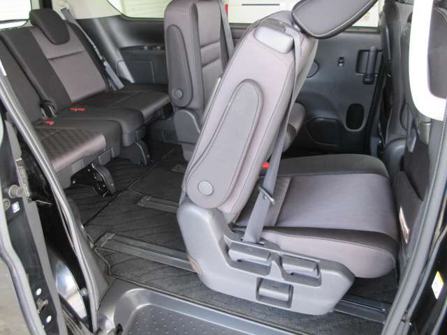 日産 セレナ １．２ Ｅ－ＰＯＷＥＲ ハイウェイスター Ｖ R1年 (関東) 99