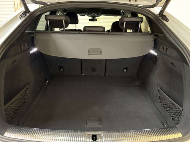 アウディ Ｑ５　スポーツバック ４０ ＴＤＩ クワトロ Ｓライン ディーゼルターボ ４ＷＤ R4年 (近畿) 99