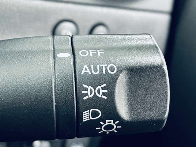 日産 ノート １．２ Ｅ－ＰＯＷＥＲ Ｘ H30年 (近畿) 99