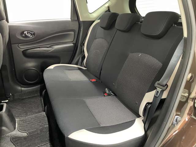 日産 ノート １．２ Ｅ－ＰＯＷＥＲ Ｘ H30年 (近畿) 99