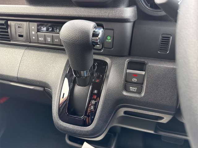 ホンダ Ｎ　ＢＯＸ カスタム ６６０ R8年 () 99