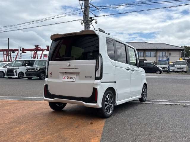ホンダ Ｎ　ＢＯＸ カスタム ６６０ R8年 () 99