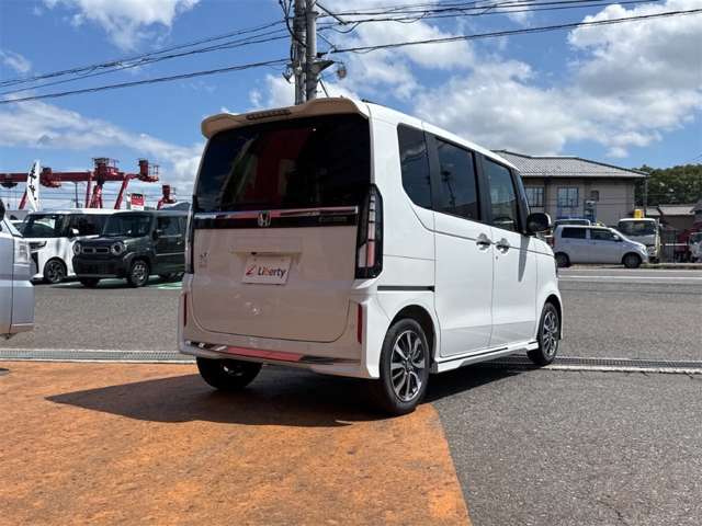 ホンダ Ｎ　ＢＯＸ カスタム ６６０ R8年 () 99