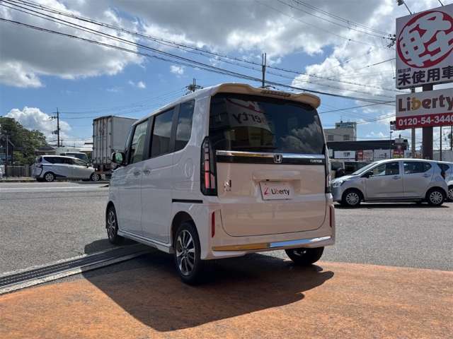 ホンダ Ｎ　ＢＯＸ カスタム ６６０ R8年 () 99