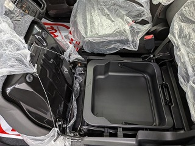スズキ スペーシア　ギア ６６０ カスタム ハイブリッド ＸＳターボ ４ＷＤ R7年 (東北) 99