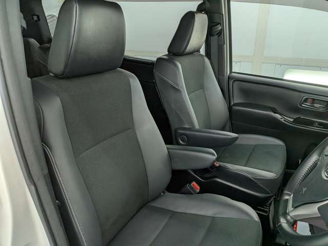 トヨタ ノア ２．０ ＳＩ ＷＸＢＩＩ ４ＷＤ R1年 (東北) 99