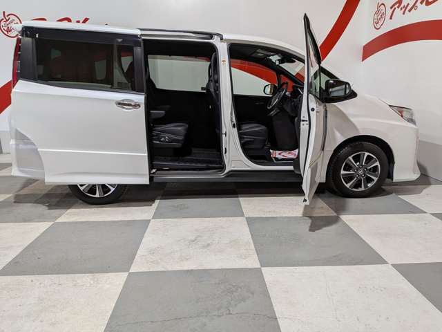 トヨタ ノア ２．０ ＳＩ ＷＸＢＩＩ ４ＷＤ R1年 (東北) 99