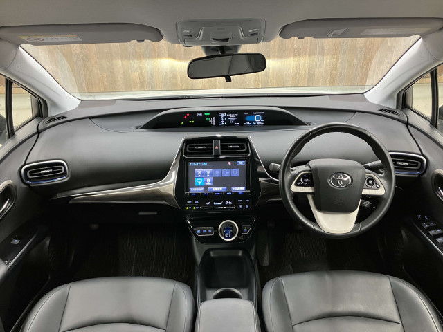 トヨタ プリウス １．８ Ｓ ツーリングセレクション H29年 (近畿) 99