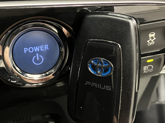 トヨタ プリウス １．８ Ｓ ツーリングセレクション H29年 (近畿) 99