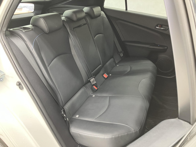 トヨタ プリウス １．８ Ｓ ツーリングセレクション H29年 (近畿) 99
