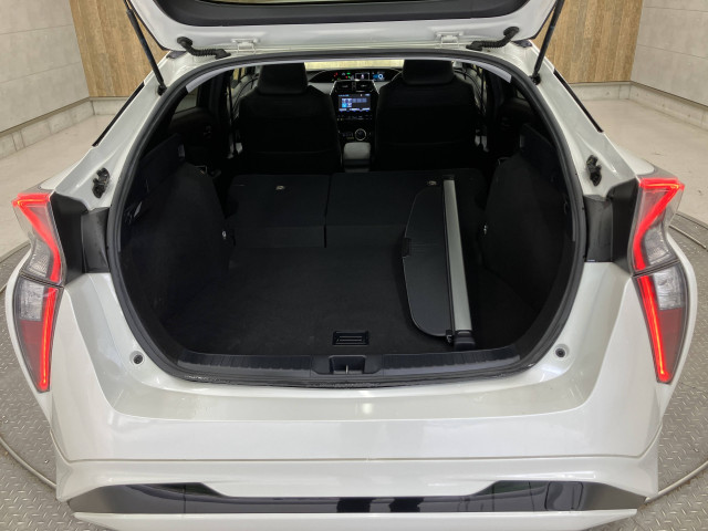トヨタ プリウス １．８ Ｓ ツーリングセレクション H29年 (近畿) 99