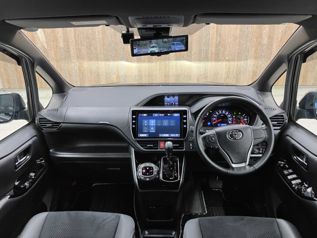 トヨタ ヴォクシー ２．０ ＺＳ 煌ＩＩＩ R3年 (近畿) 99