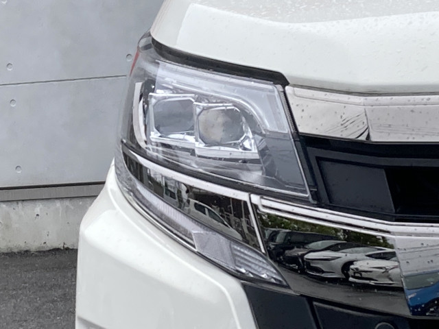 トヨタ ノア １．８ ハイブリッド ＳＩ ＷＸＢＩＩ R1年 (四国) 99