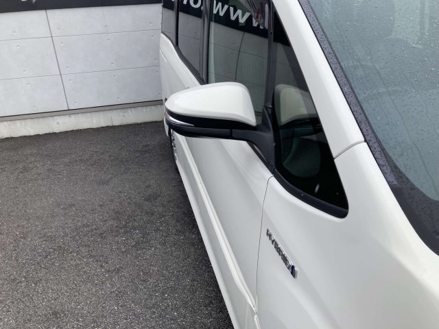 トヨタ ノア １．８ ハイブリッド ＳＩ ＷＸＢＩＩ R1年 (四国) 99